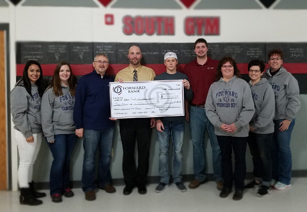 Forward Bank presents Abbotsford school with donation from $5,000 Half Court Shot.