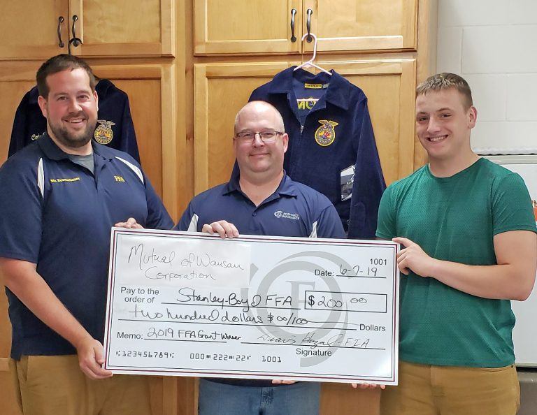 Forward Insurance presents $200 grant to members of the Stanley-Boyd FFA